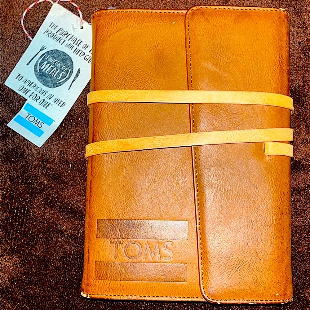 TOMS shoes journal NWT +this is so rare